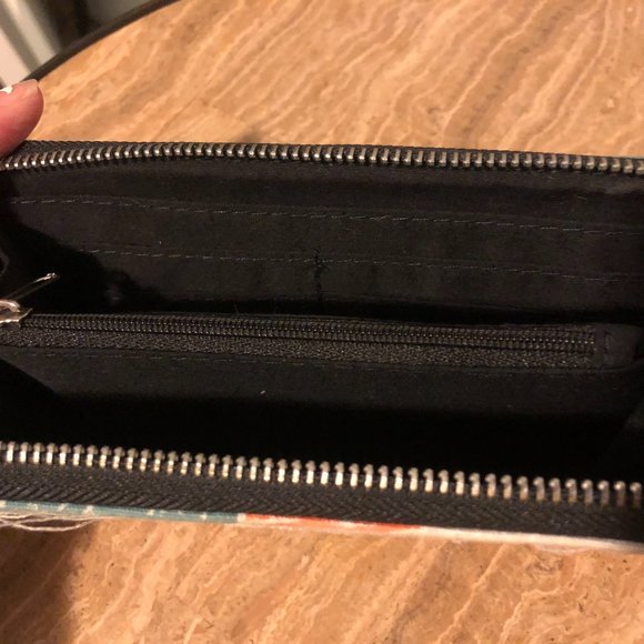 American Wallet - Picture 4 of 4